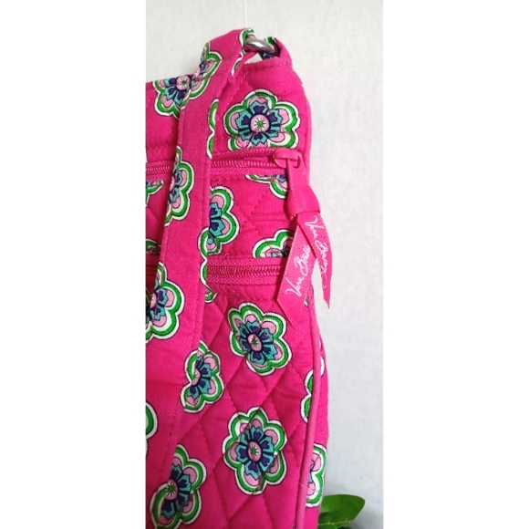 Vera Bradley Pink Swirls Flowers Triple Zip Hipster Crossbody Bag - Retired Patt - Picture 8 of 10